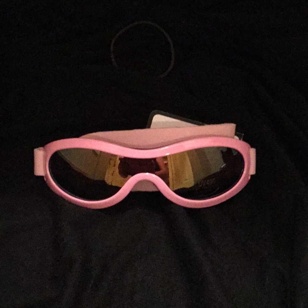 NWT Extreme kids sunglasses -UV400 andactive strap
